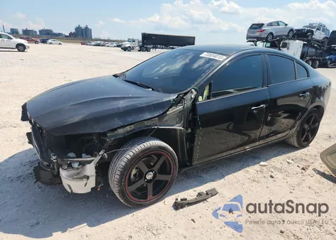 2015 Volvo S60 Premier z USA, uszkodzony, nr VIN YV140MFK6F2364447